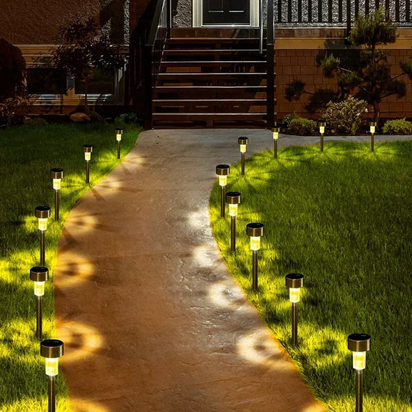 Solar garden lights: Impermeabili, illuminazione LED per percorsi paesaggistici
